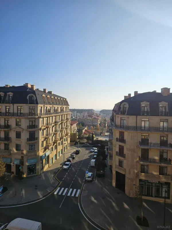 Satılır 3 otaqlı mənzil 139 m²