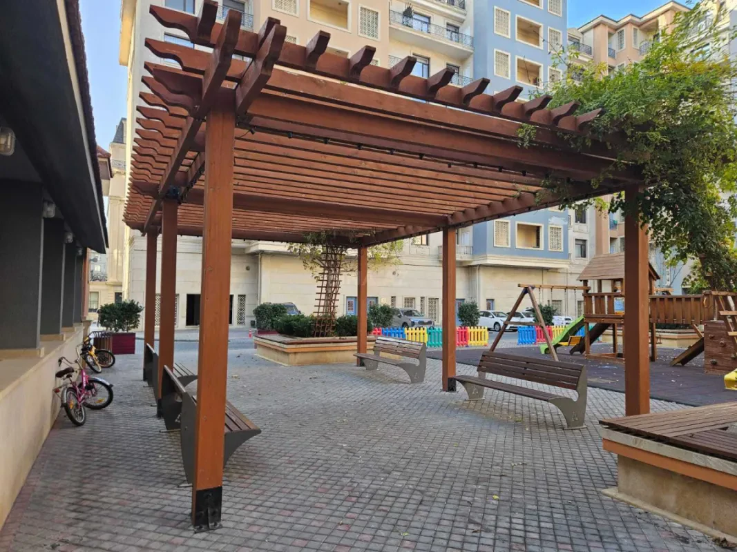 Satılır 3 otaqlı mənzil 139 m²