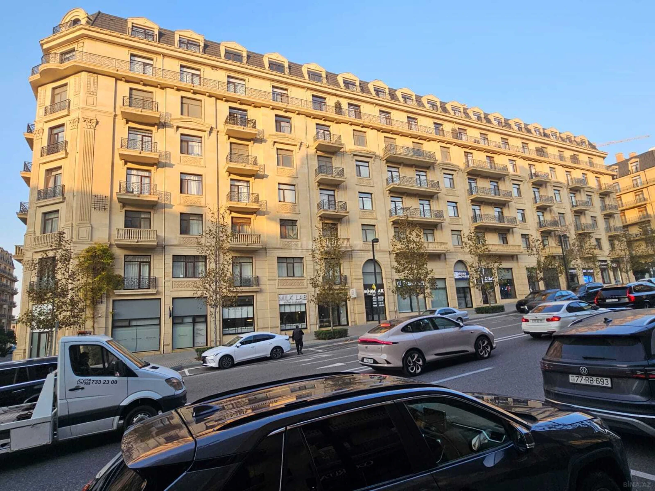 Satılır 3 otaqlı mənzil 139 m²