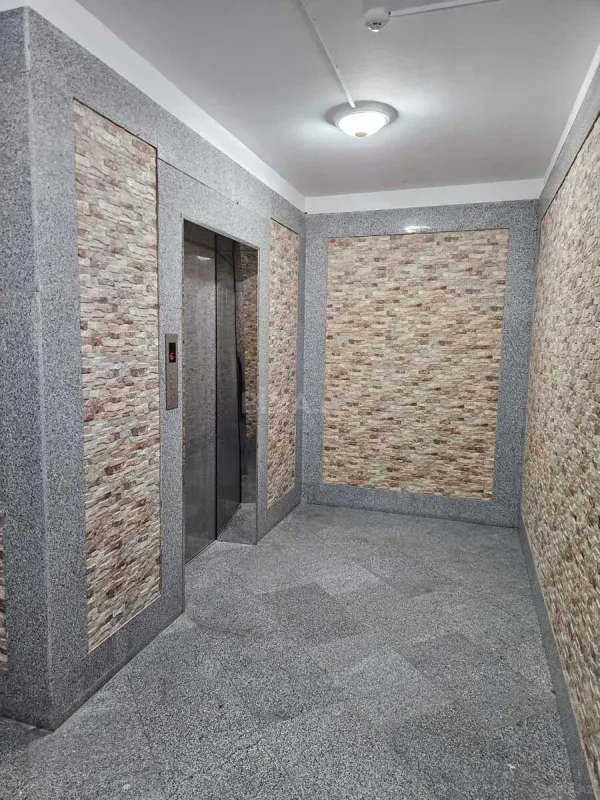 Satılır 3 otaqlı mənzil 139 m²
