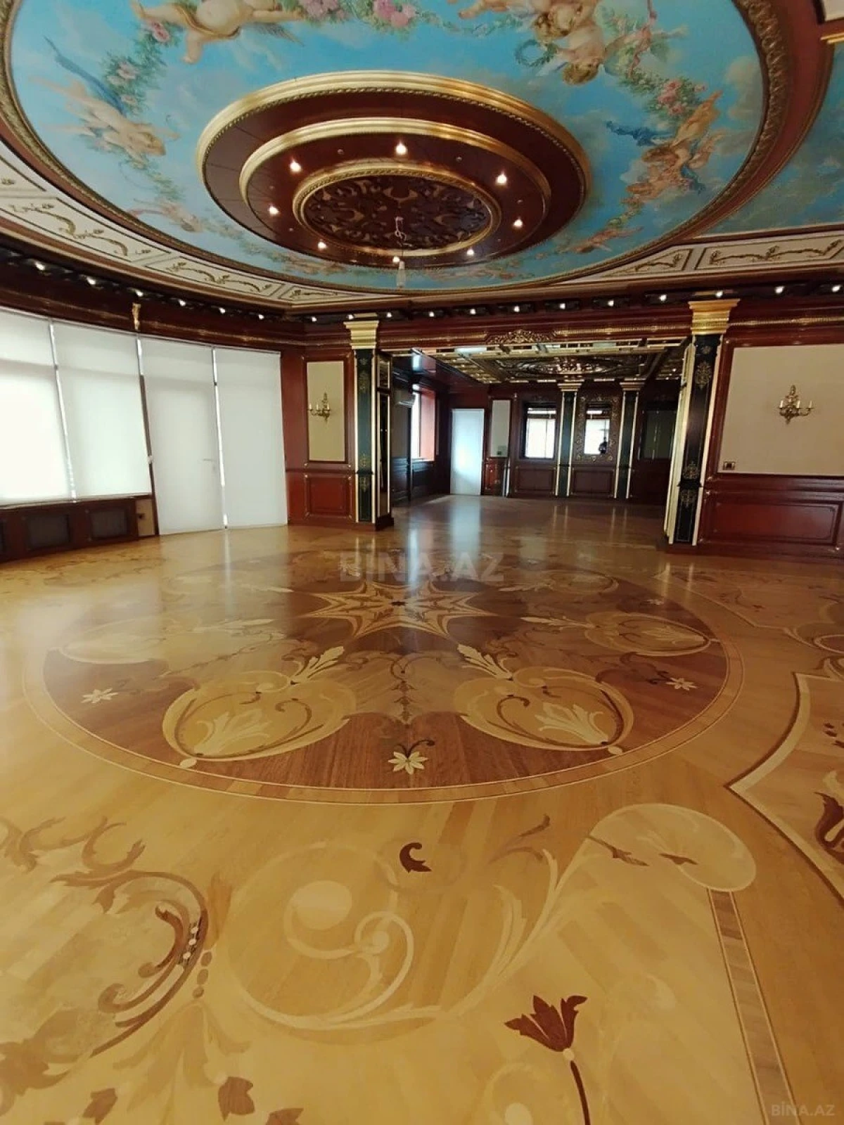 Satılır 6 otaqlı mənzil 500 m²