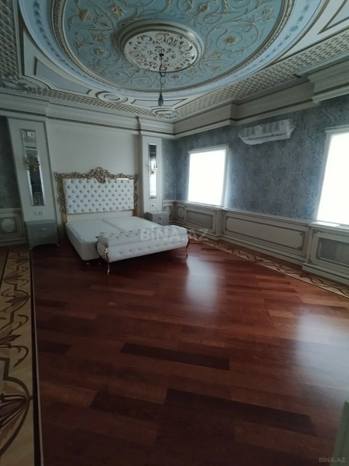 Satılır 6 otaqlı mənzil 500 m²