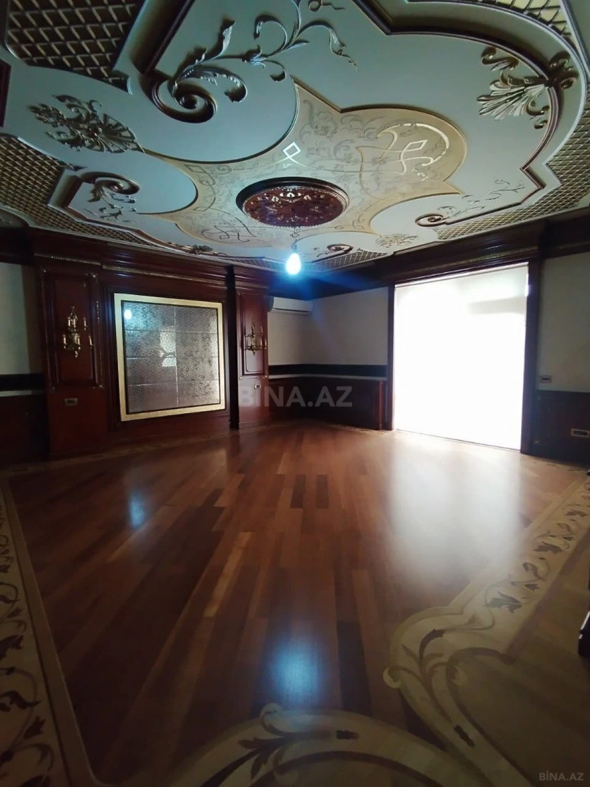 Satılır 6 otaqlı mənzil 500 m²