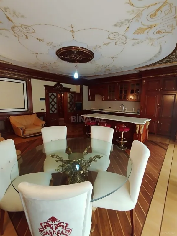 Satılır 6 otaqlı mənzil 500 m²