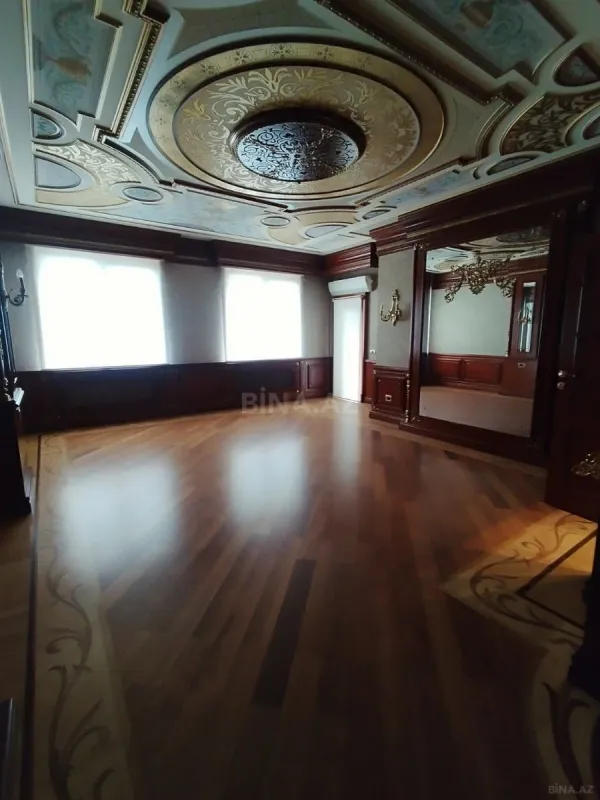 Satılır 6 otaqlı mənzil 500 m²