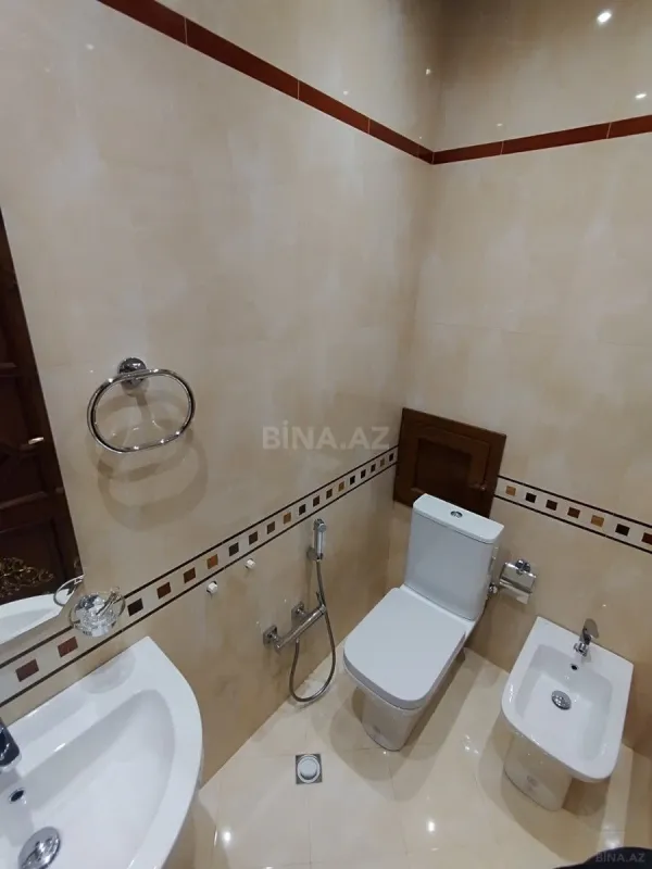 Satılır 6 otaqlı mənzil 500 m²