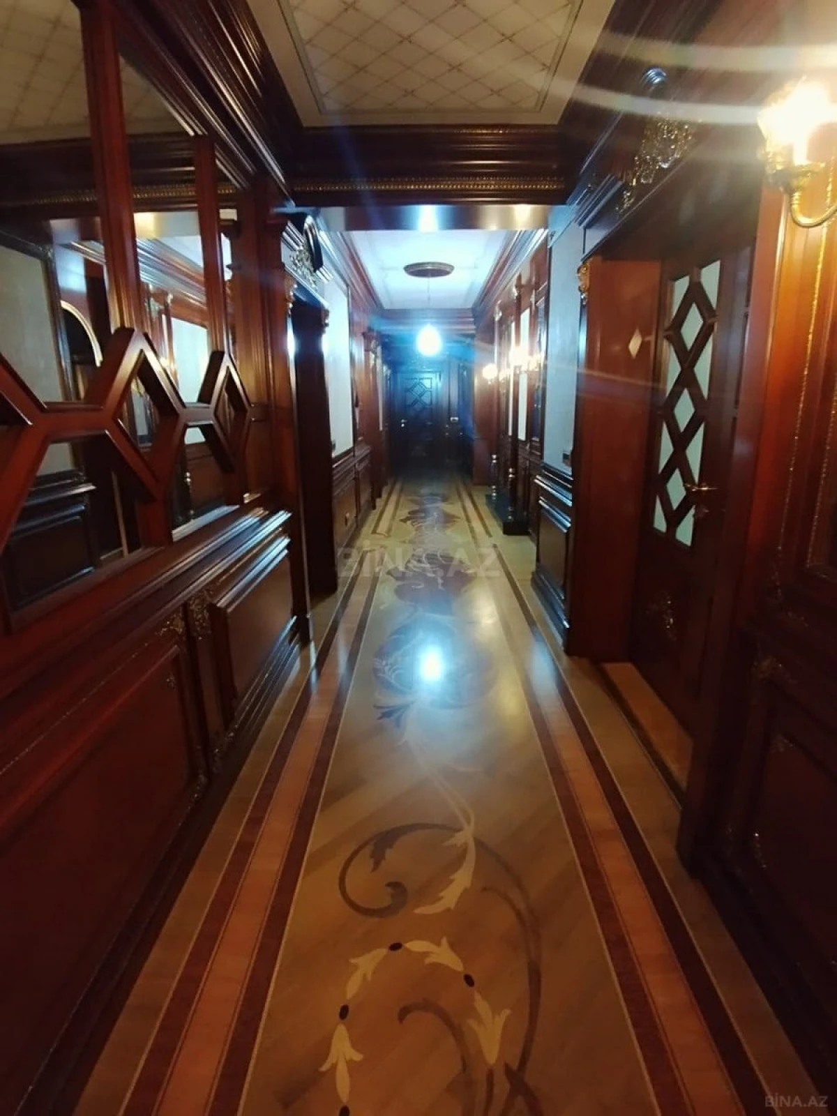 Satılır 6 otaqlı mənzil 500 m²