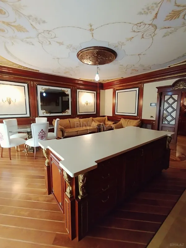 Satılır 6 otaqlı mənzil 500 m²