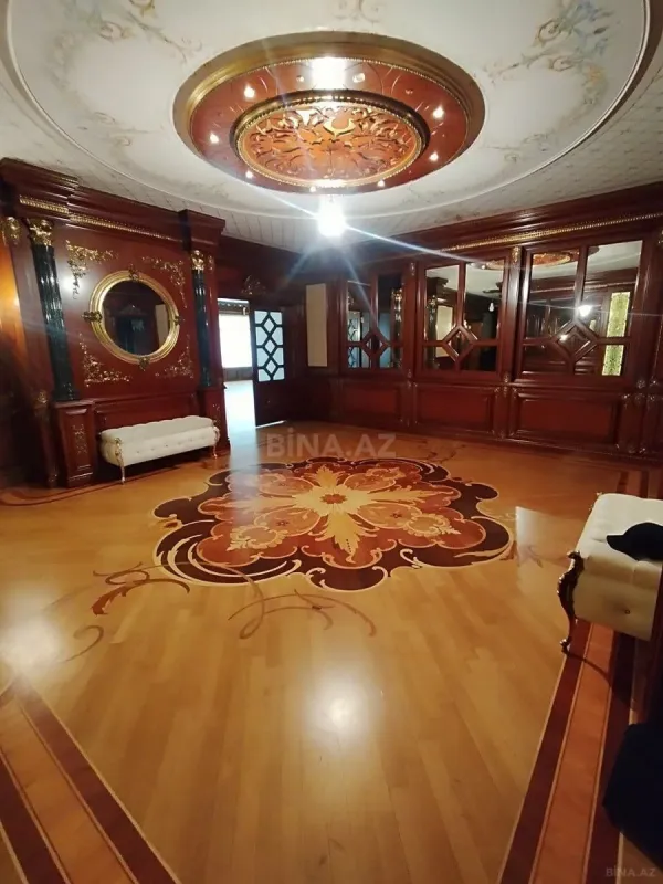 Satılır 6 otaqlı mənzil 500 m²