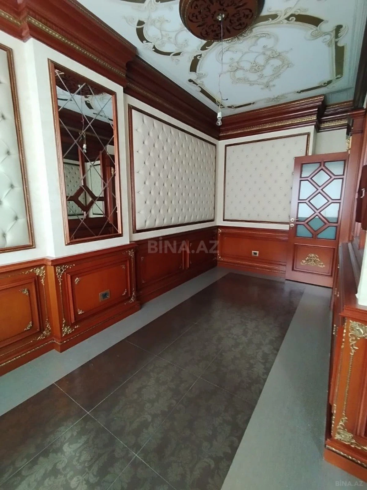 Satılır 6 otaqlı mənzil 500 m²