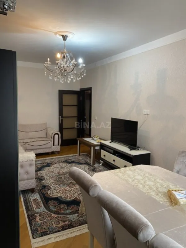 Satılır 4 otaqlı mənzil 100 m²