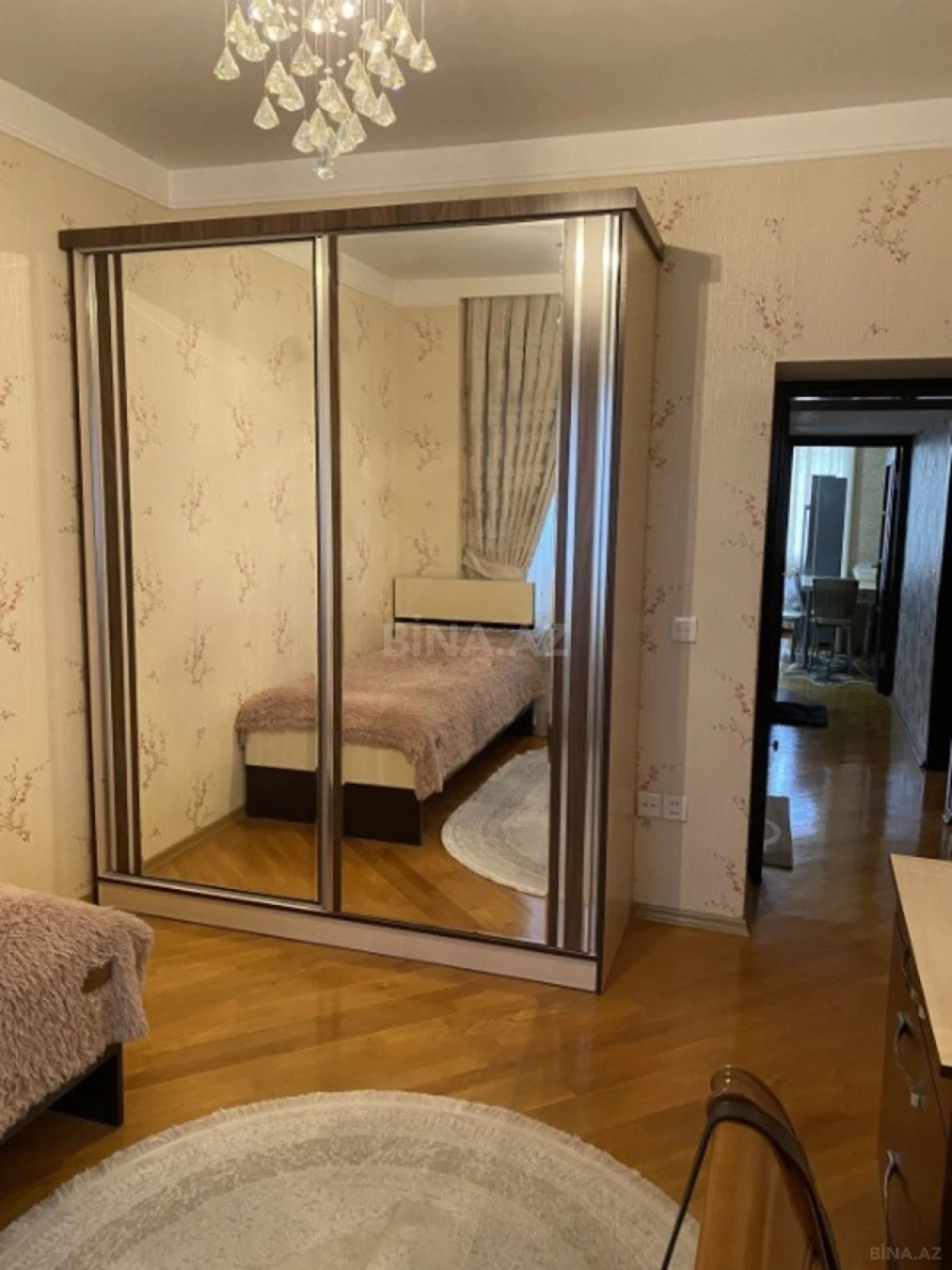 Satılır 4 otaqlı mənzil 100 m²