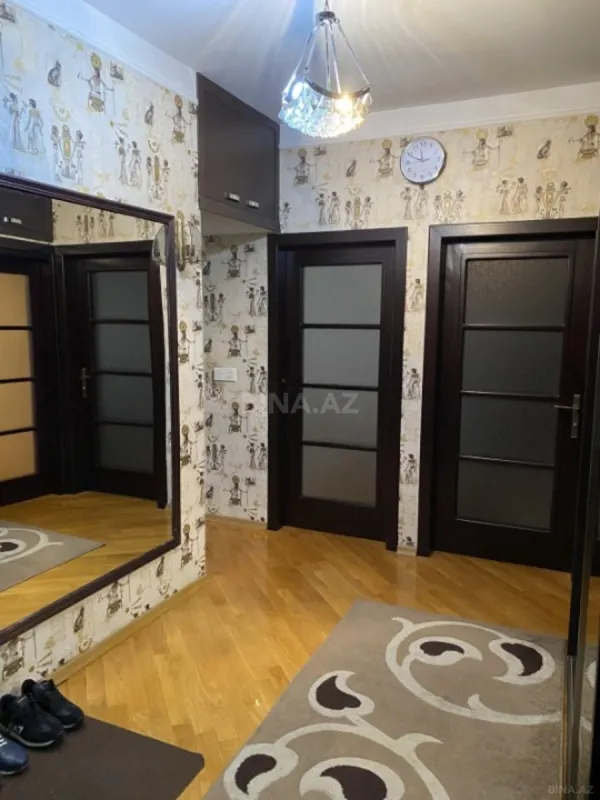 Satılır 4 otaqlı mənzil 100 m²