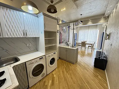 Satılır 4 otaqlı mənzil 67 m²