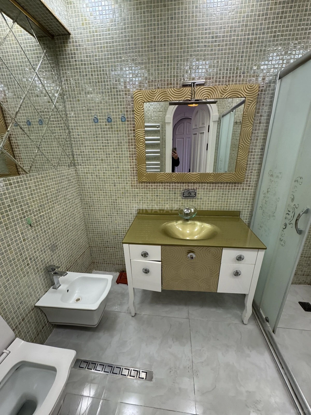 Satılır 4 otaqlı mənzil 67 m²