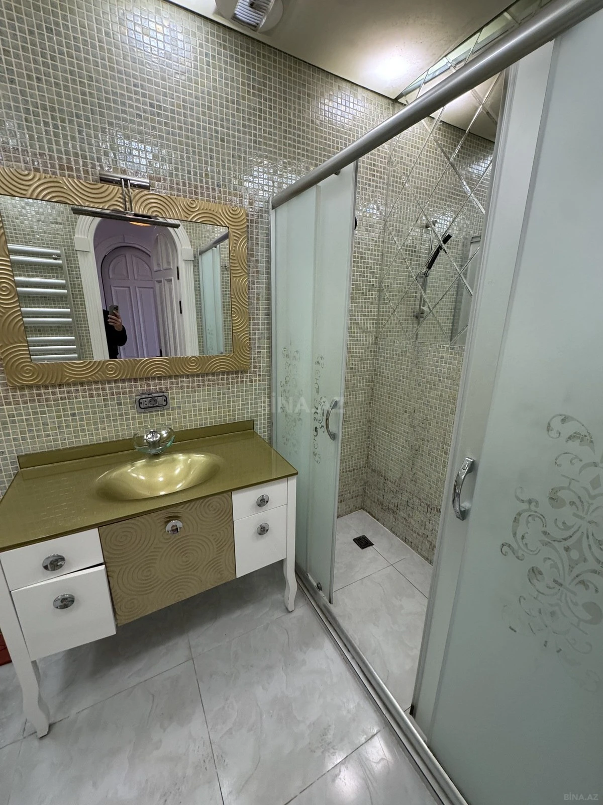 Satılır 4 otaqlı mənzil 67 m²