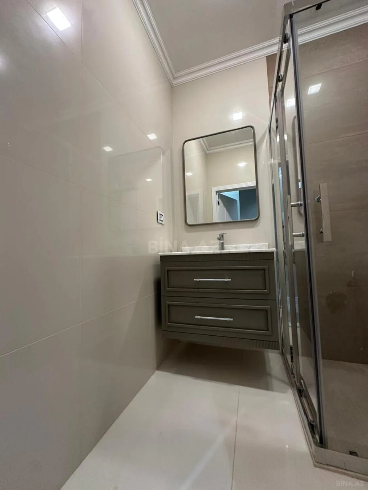 Kirayə verilir 3 otaqlı mənzil 115 m²