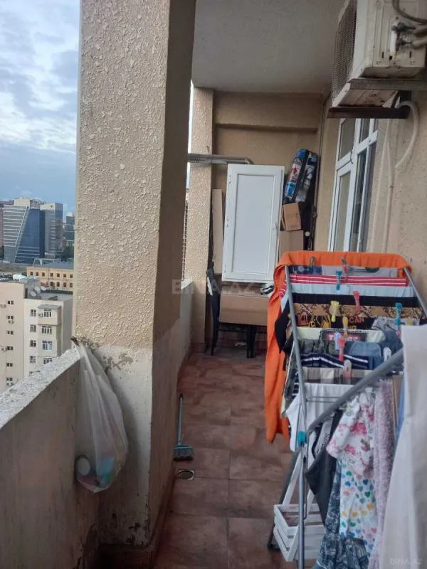 Satılır 2 otaqlı mənzil 88 m²
