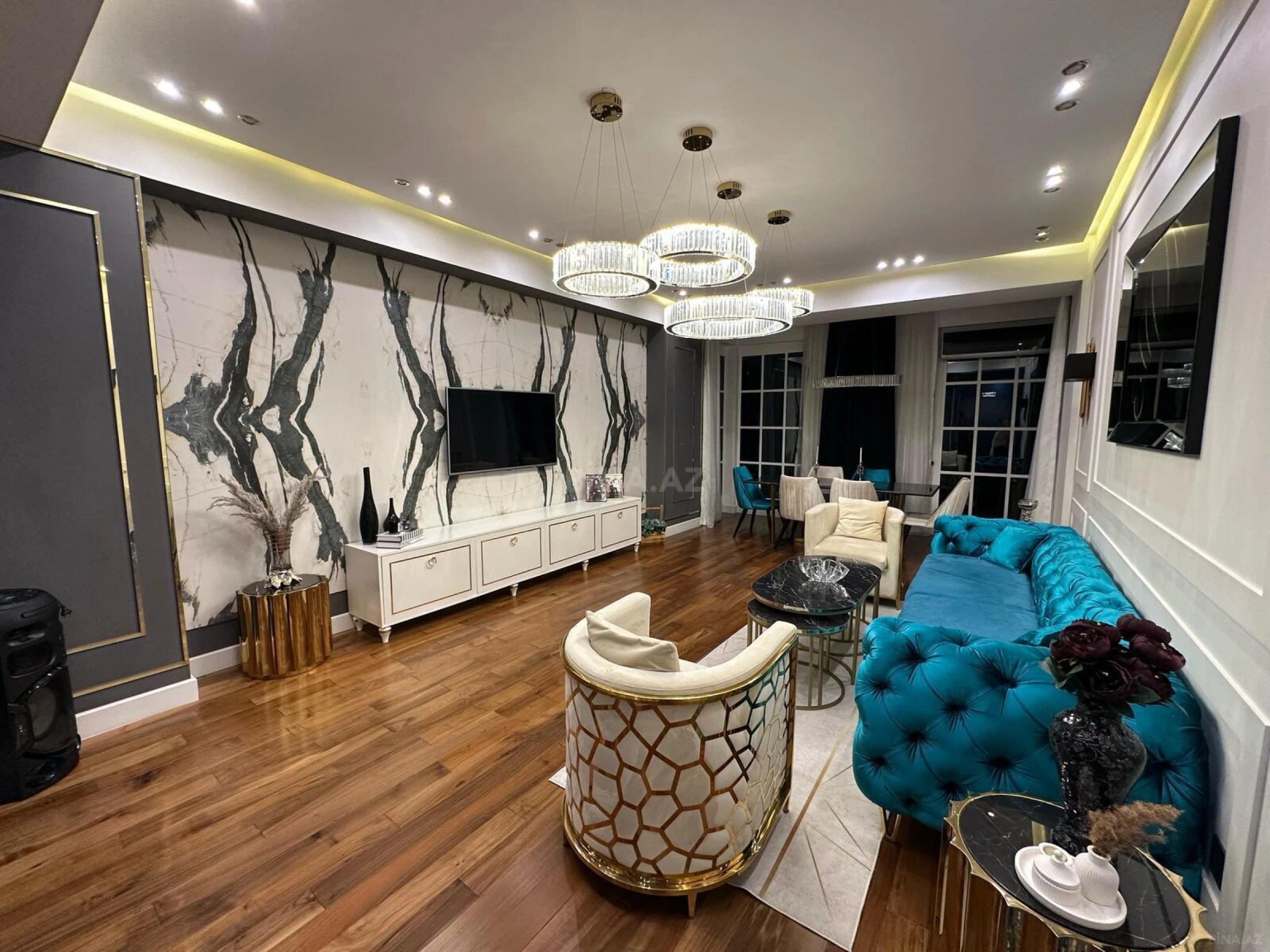 Satılır 4 otaqlı mənzil 135 m²