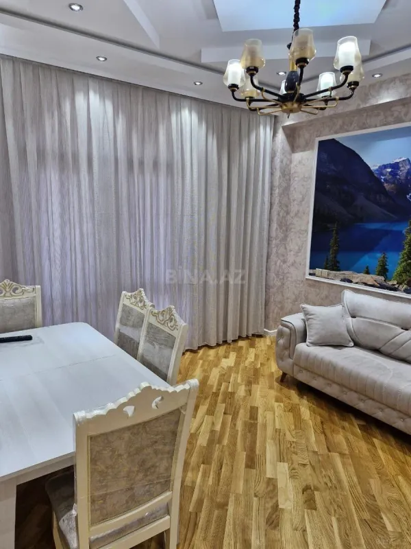 Kirayə verilir 2 otaqlı mənzil 80 m²