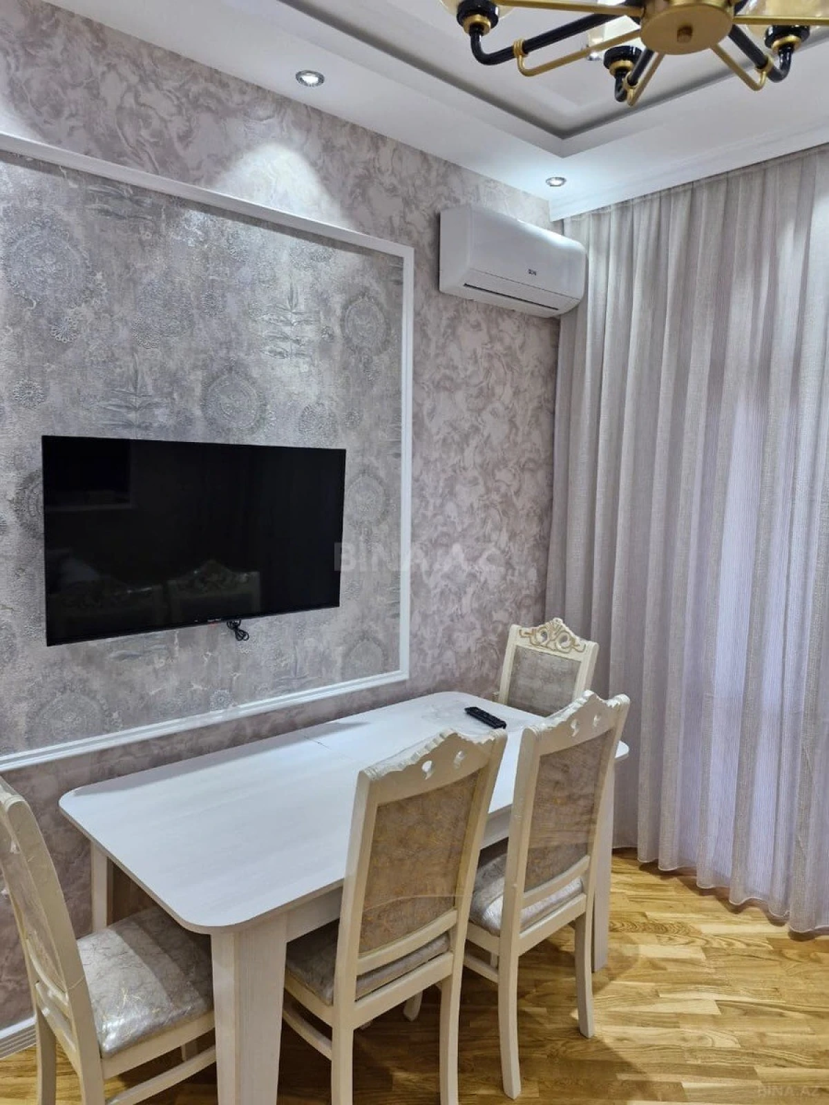 Kirayə verilir 2 otaqlı mənzil 80 m²