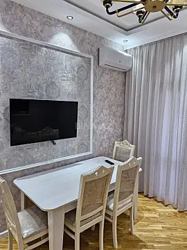 Kirayə verilir 2 otaqlı mənzil 80 m²