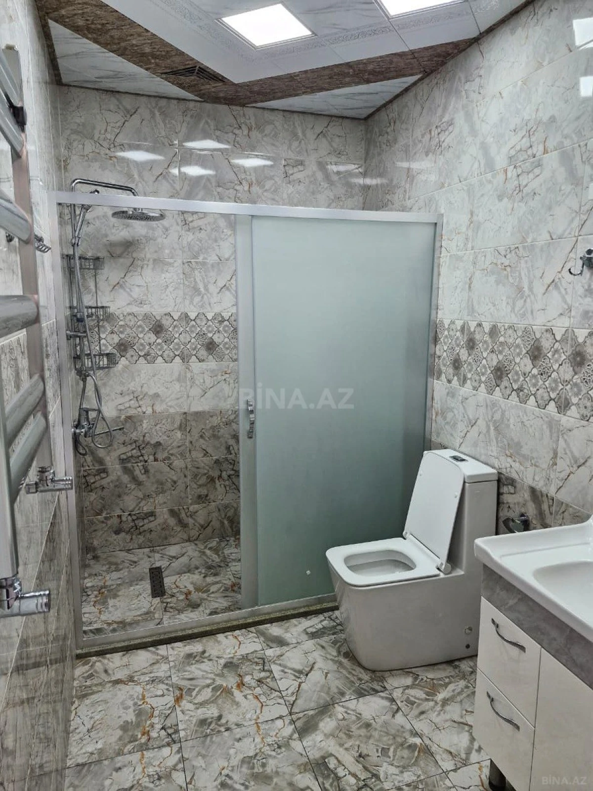 Kirayə verilir 2 otaqlı mənzil 80 m²