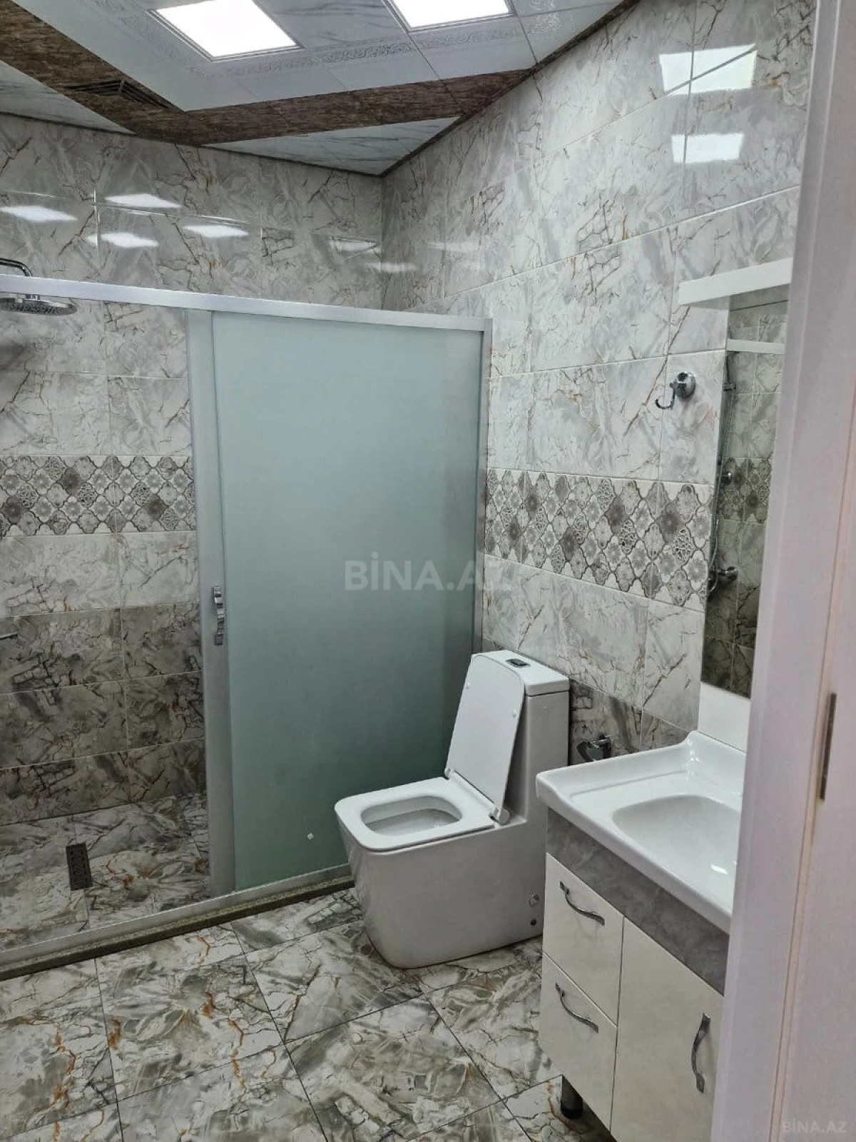 Kirayə verilir 2 otaqlı mənzil 80 m²