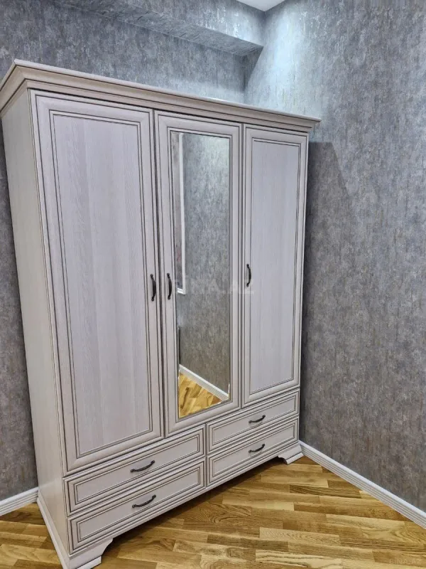 Kirayə verilir 2 otaqlı mənzil 80 m²