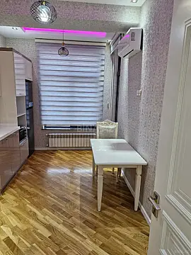 Kirayə verilir 2 otaqlı mənzil 80 m²