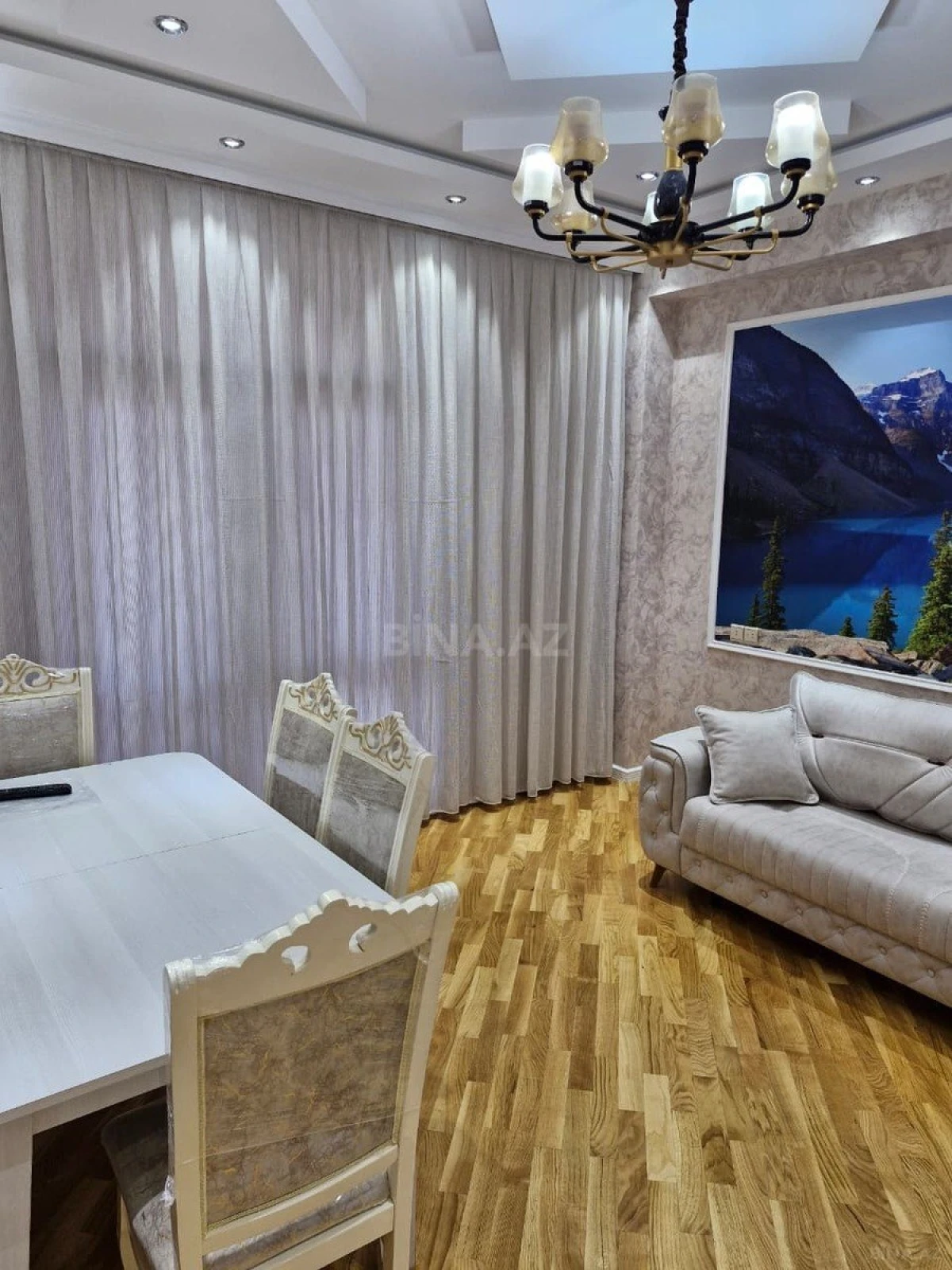Kirayə verilir 2 otaqlı mənzil 80 m²