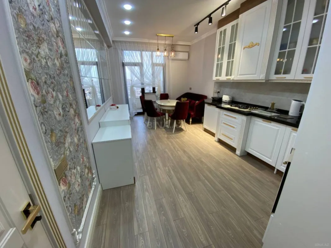 Satılır 3 otaqlı mənzil 115 m²