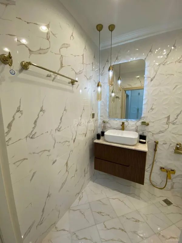 Satılır 3 otaqlı mənzil 115 m²