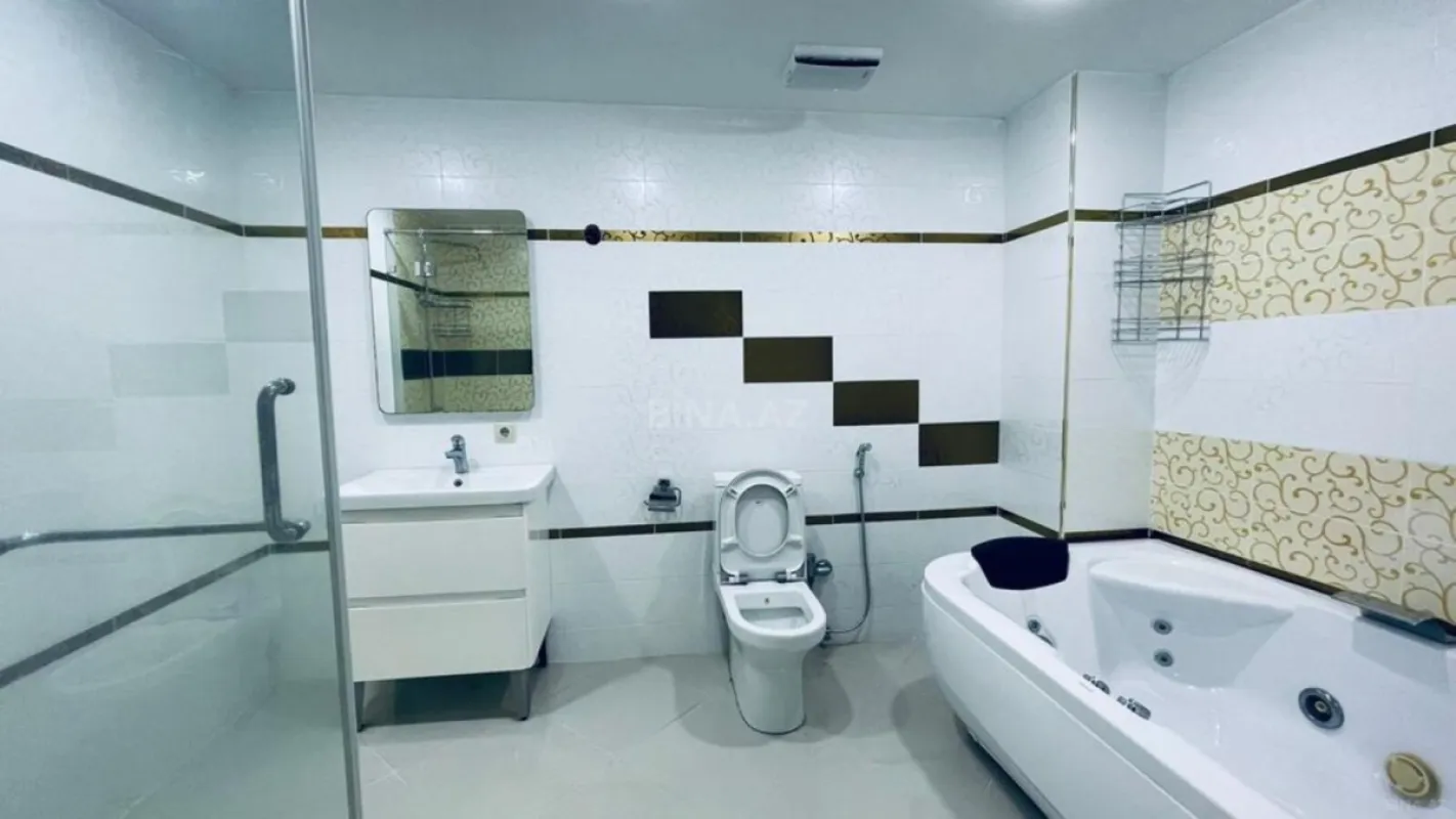 Kirayə verilir 3 otaqlı mənzil 180 m²