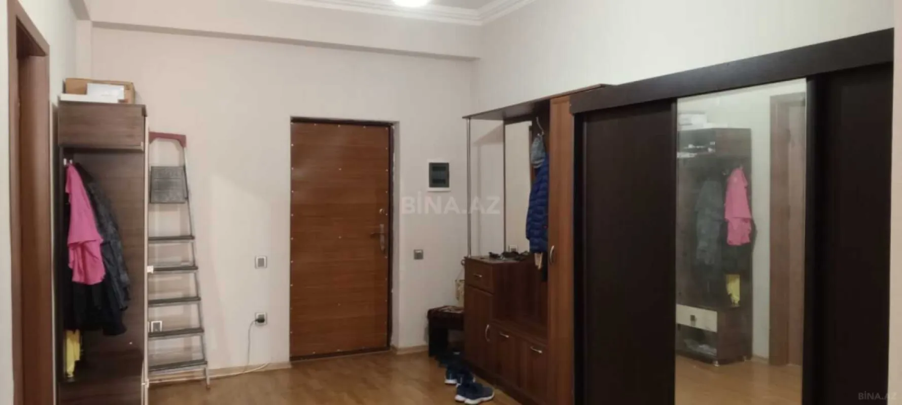 Satılır 3 otaqlı mənzil 120 m²