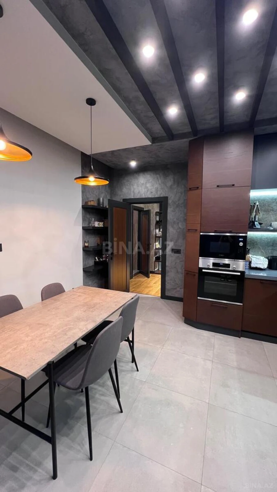 Kirayə verilir 2 otaqlı mənzil 105 m²
