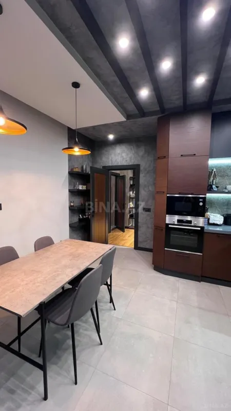 Kirayə verilir 2 otaqlı mənzil 105 m²