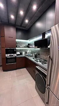 Kirayə verilir 2 otaqlı mənzil 105 m²