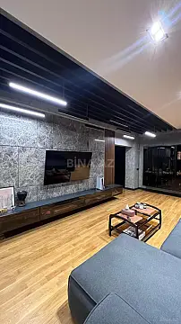 Kirayə verilir 2 otaqlı mənzil 105 m²