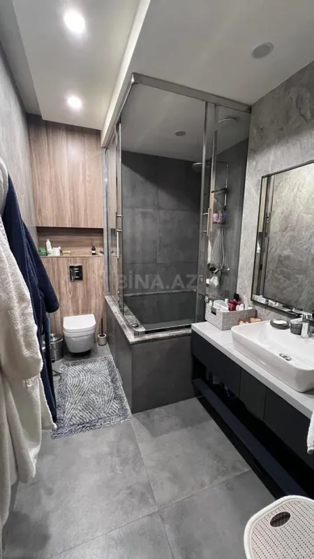 Kirayə verilir 2 otaqlı mənzil 105 m²