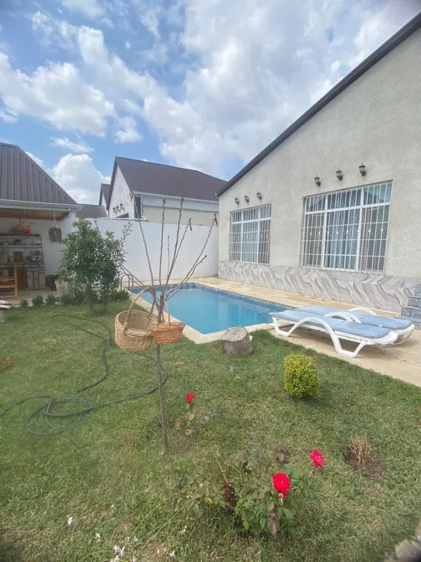 Satılır 4 otaqlı həyət evi 180 m²