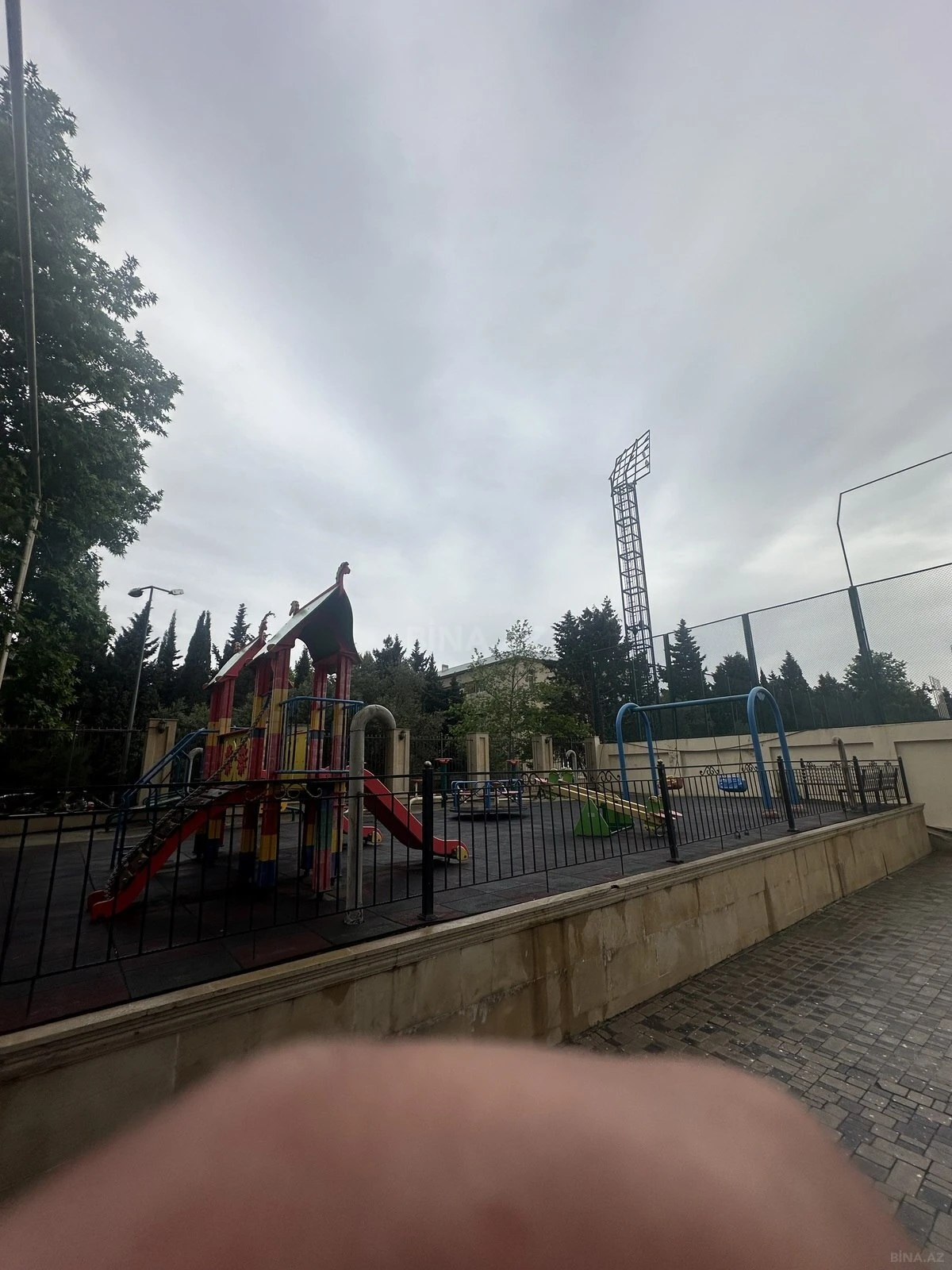 Satılır 2 otaqlı mənzil 89.5 m²