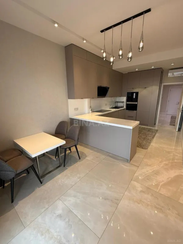 Kirayə verilir 3 otaqlı mənzil 161 m²