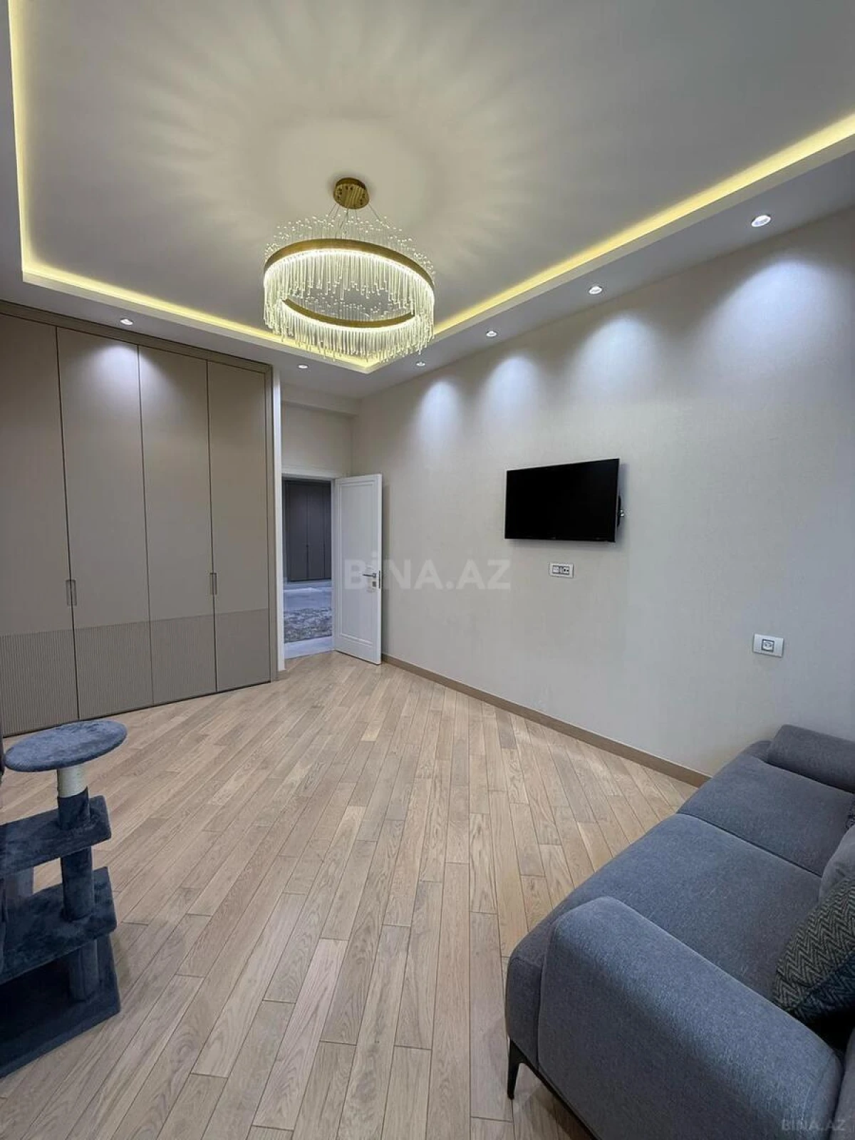Kirayə verilir 3 otaqlı mənzil 161 m²