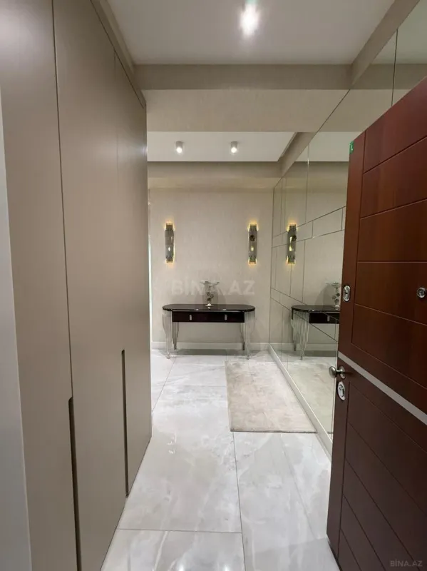 Kirayə verilir 3 otaqlı mənzil 161 m²