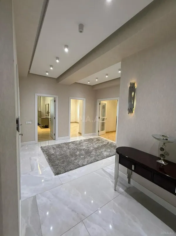 Kirayə verilir 3 otaqlı mənzil 161 m²