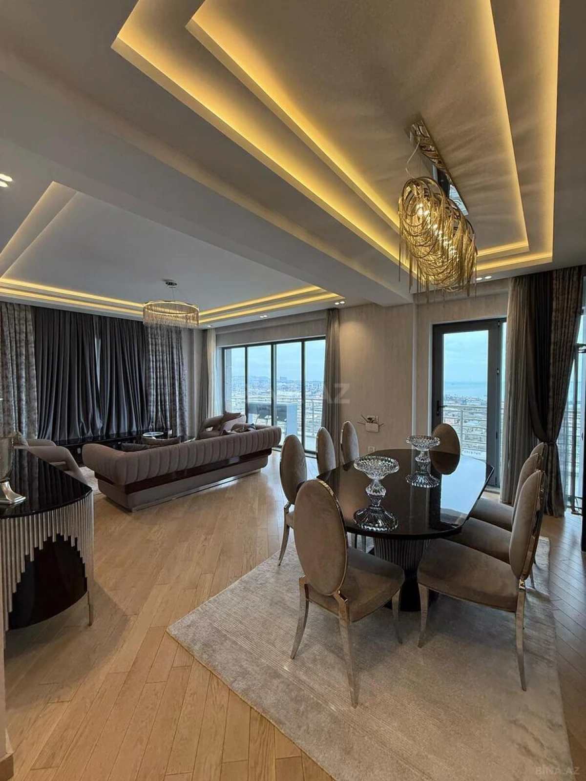 Kirayə verilir 3 otaqlı mənzil 161 m²