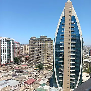 Satılır 3 otaqlı mənzil 147 m²