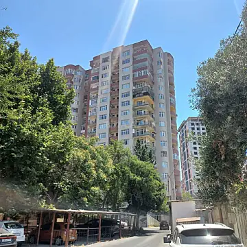 Satılır 3 otaqlı mənzil 147 m²