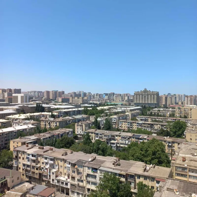 Satılır 3 otaqlı mənzil 147 m²